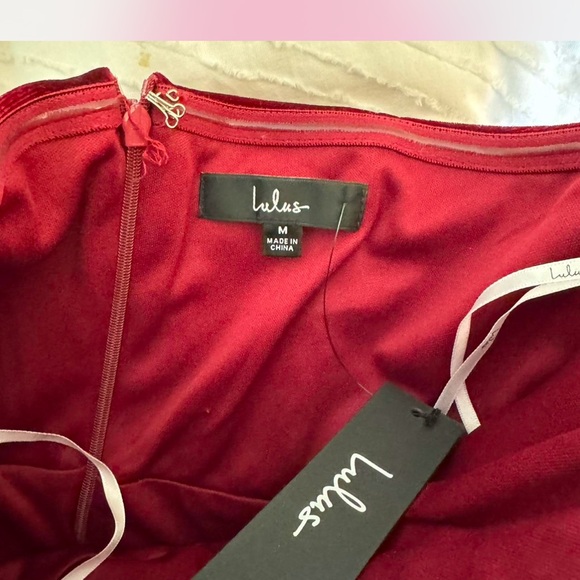 Lulus Glamorous Celebrations in Red/ Burgundy velvet
2 available large and Med - Picture 3 of 9